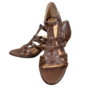 NWOT Sofft‎ Solana Leather Heeled Sandals Strappy Buckle Detail Brown Size 9M